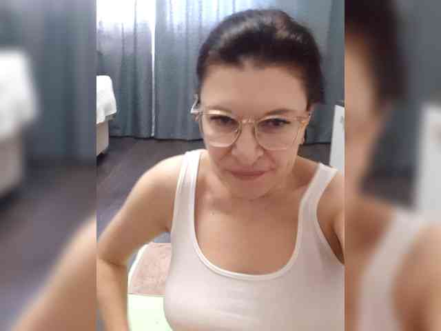 Изображение секс-шоу модели IriskaMai