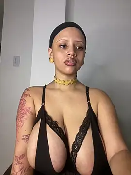 Изображение секс-шоу модели Charlotee_ Изображение секс-шоу модели Charlotee_