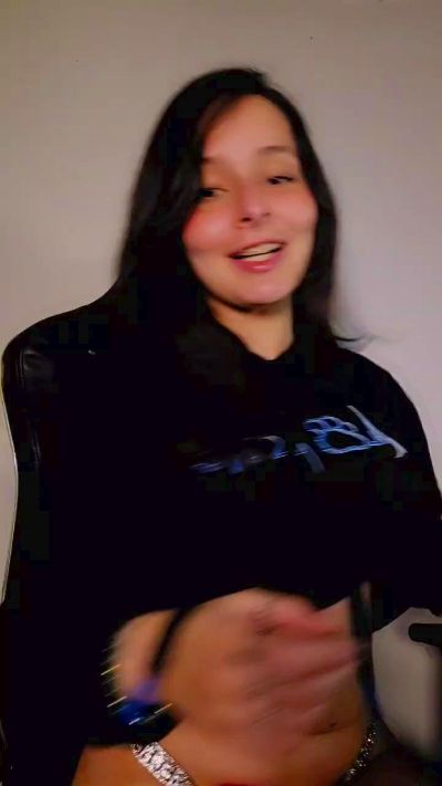 Roxannepiggy's sex show image