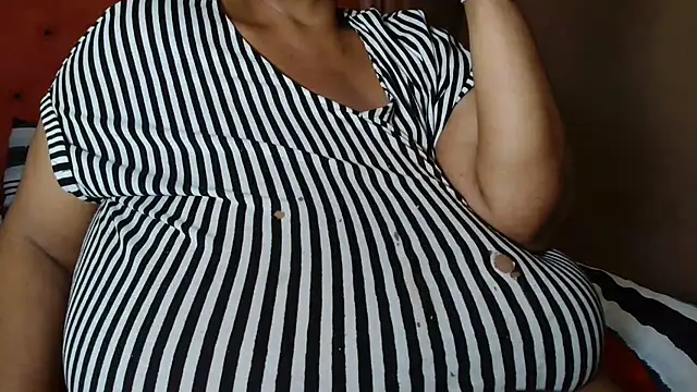 tinagiant's sex show image