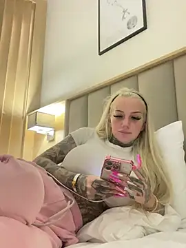 paulinaalatalo's sex show image