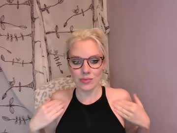 Изображение секс-шоу модели holly_bourbon