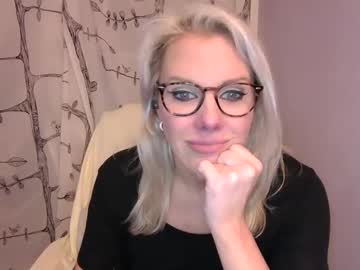 Изображение секс-шоу модели holly_bourbon