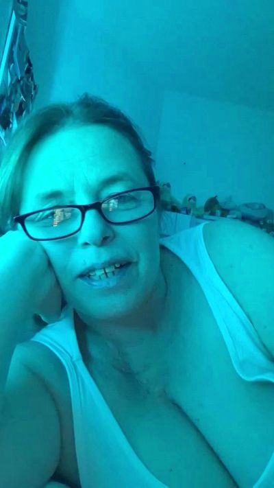 m_o_na_x's sex show image