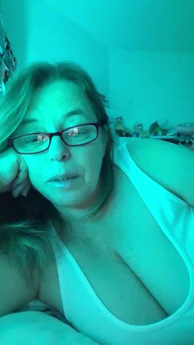 m_o_na_x's sex show image