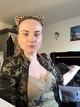 Fiebie_licious_'s sex show image