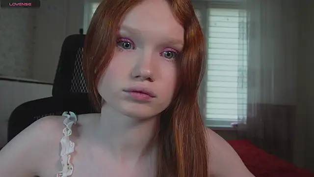 Nellie_baby's sex show image