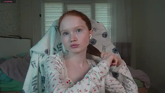 Nellie_baby's sex show image