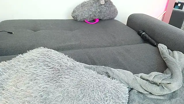 mia_roux13's sex show image