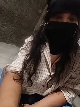 Melekyaraksever2545's sex show image
