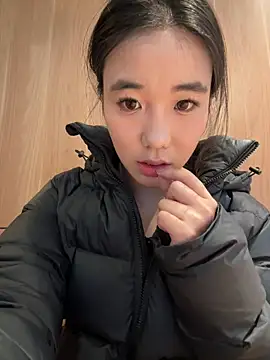 lucy2027's sex show image