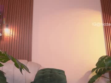 nicdani_1's sex show image