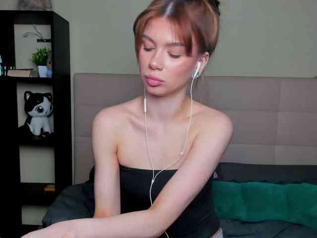 Изображение секс-шоу модели Tune-Godness