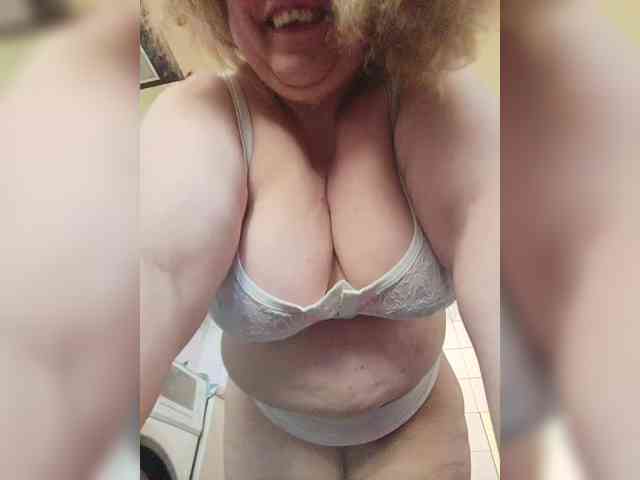 Juliet-A's sex show image