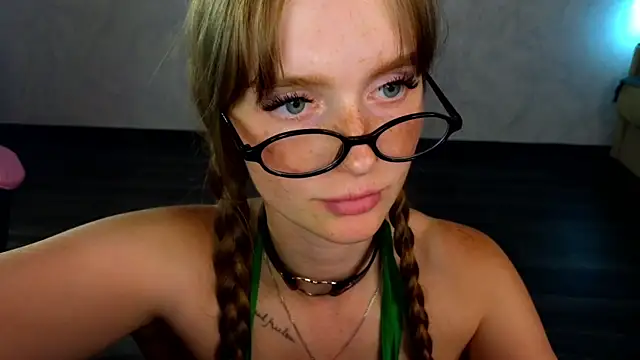 Изображение секс-шоу модели Lovelly_molly1 Изображение секс-шоу модели Lovelly_molly1