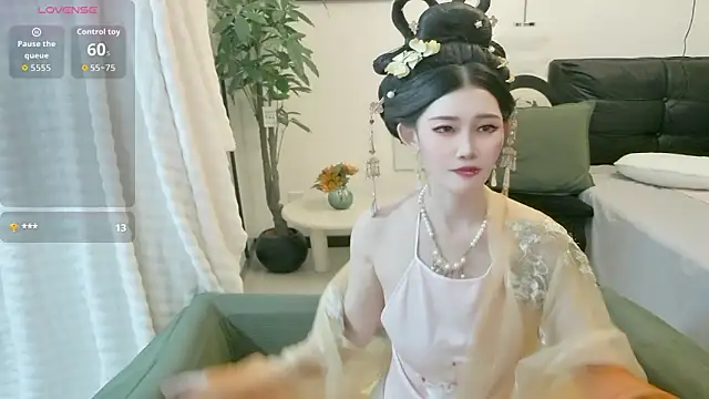 NANA-EET's sex show image