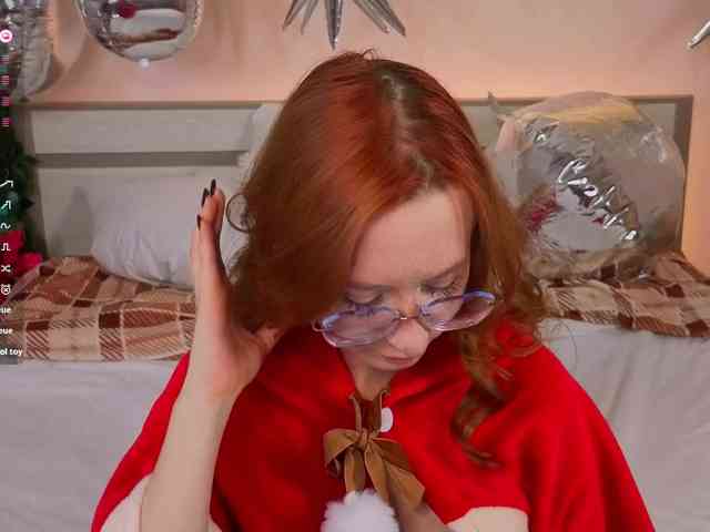 WICKEDEMBER's sex show image