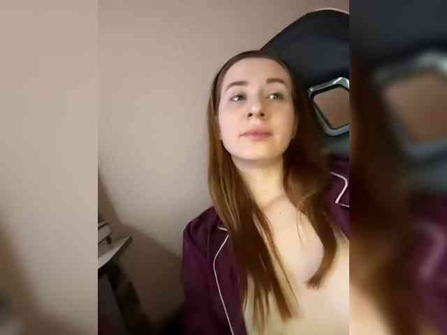 WICKEDEMBER's sex show image