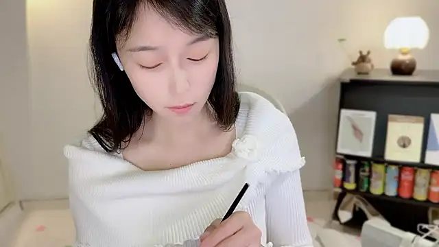 Onechestnut's sex show image