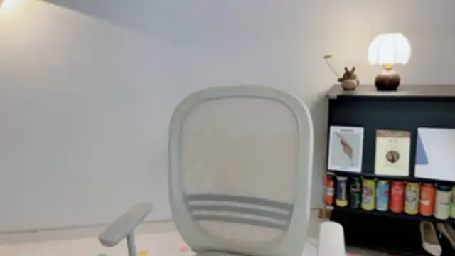 Onechestnut's sex show image