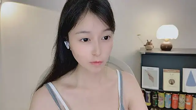 Onechestnut's sex show image