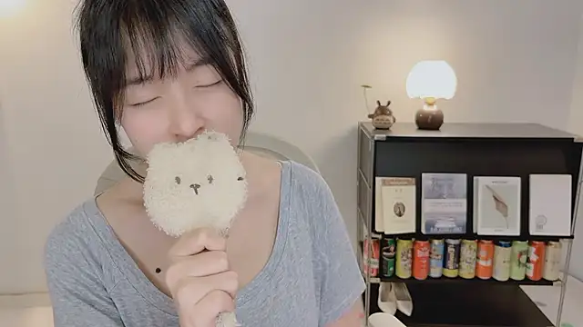 Onechestnut's sex show image