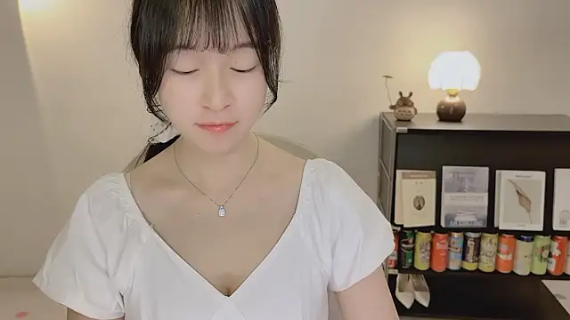 Onechestnut's sex show image