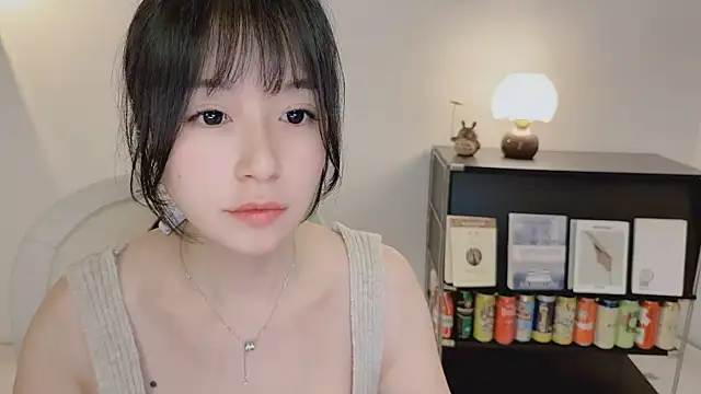 Onechestnut's sex show image