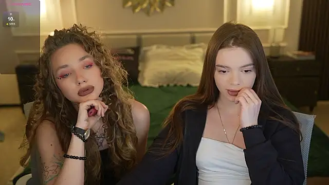 Zlata_Sky's sex show image