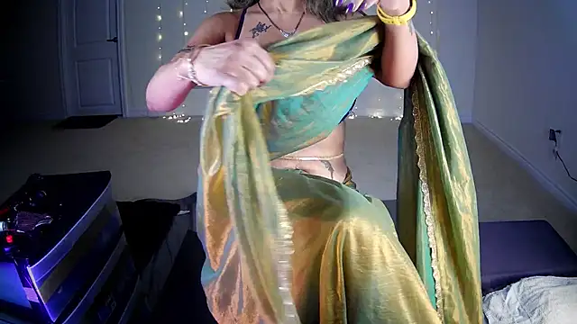 Изображение секс-шоу модели Ravishing_Roma