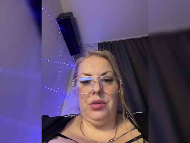 RobinLili's sex show image