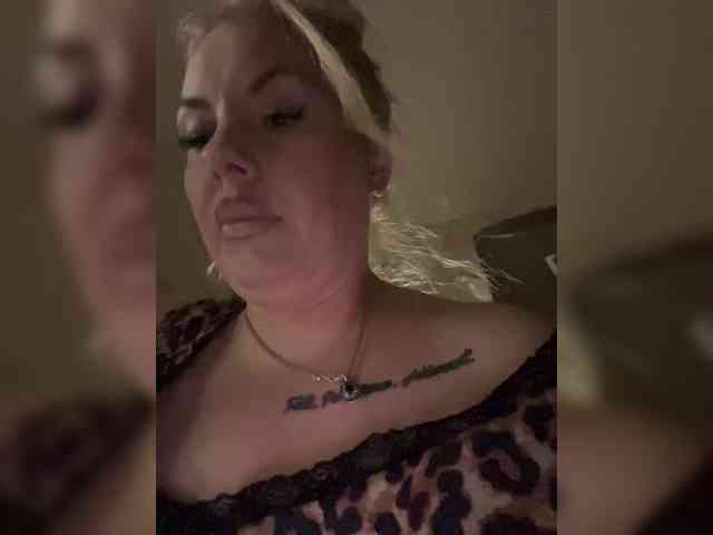 RobinLili's sex show image