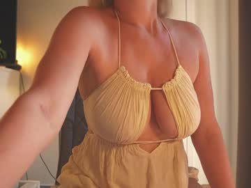 Изображение секс-шоу модели saltedhoney