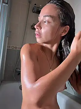 Изображение секс-шоу модели Adriennesexxx Изображение секс-шоу модели Adriennesexxx