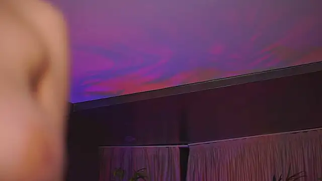 Sexshow-Bild von HotBustyBabeX