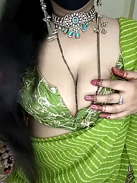 Long_hair_queen's sex show image
