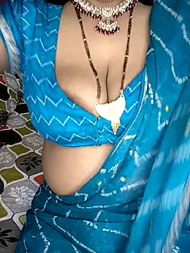 Long_hair_queen's sex show image