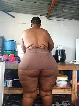 Изображение секс-шоу модели curvyloneah75