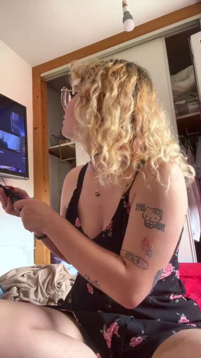 Emy_2002's sex show image