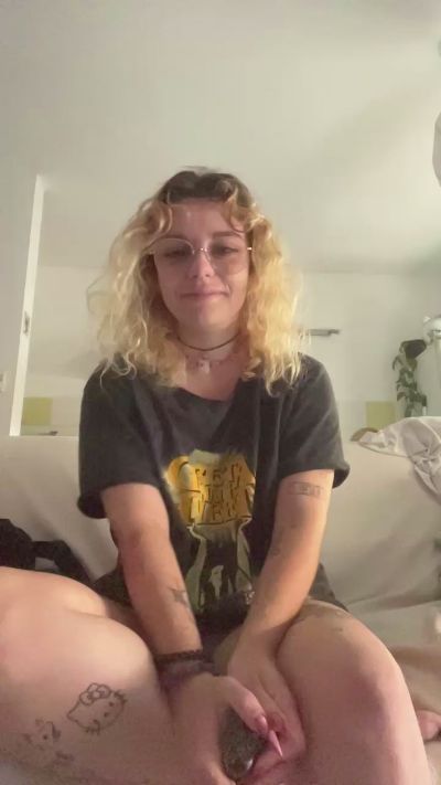 Emy_2002's sex show image