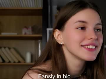 Изображение секс-шоу модели aislyfarran Изображение секс-шоу модели aislyfarran