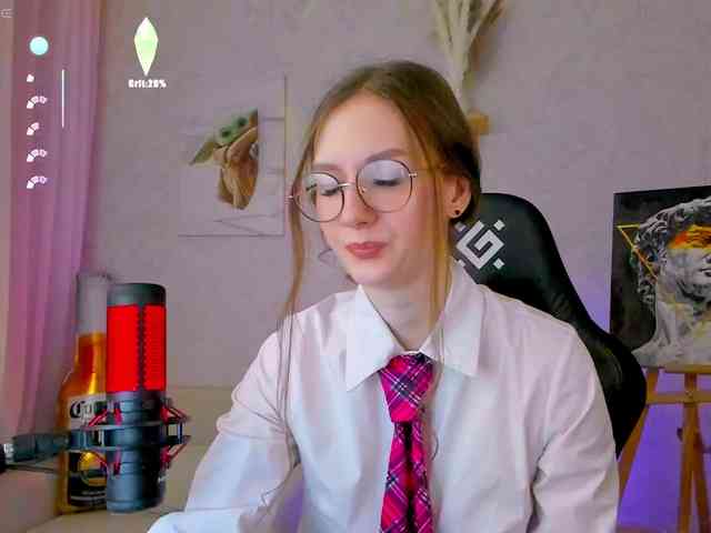 -Lovely's sex show image