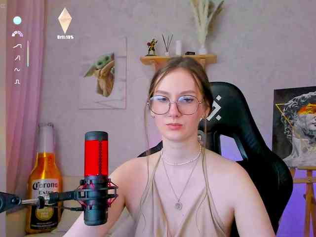 -Lovely's sex show image