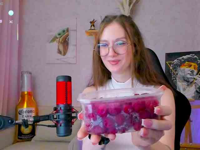 -Lovely's sex show image