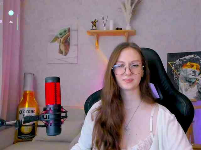 -Lovely's sex show image