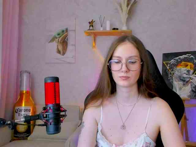 -Lovely's sex show image