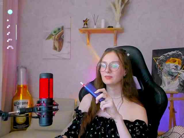 -Lovely's sex show image