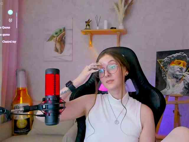 -Lovely's sex show image