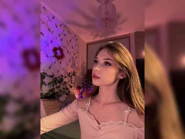 CutieDollBC's sex show image