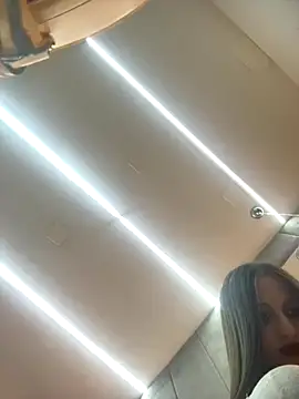 Изображение секс-шоу модели Anyssia Изображение секс-шоу модели Anyssia